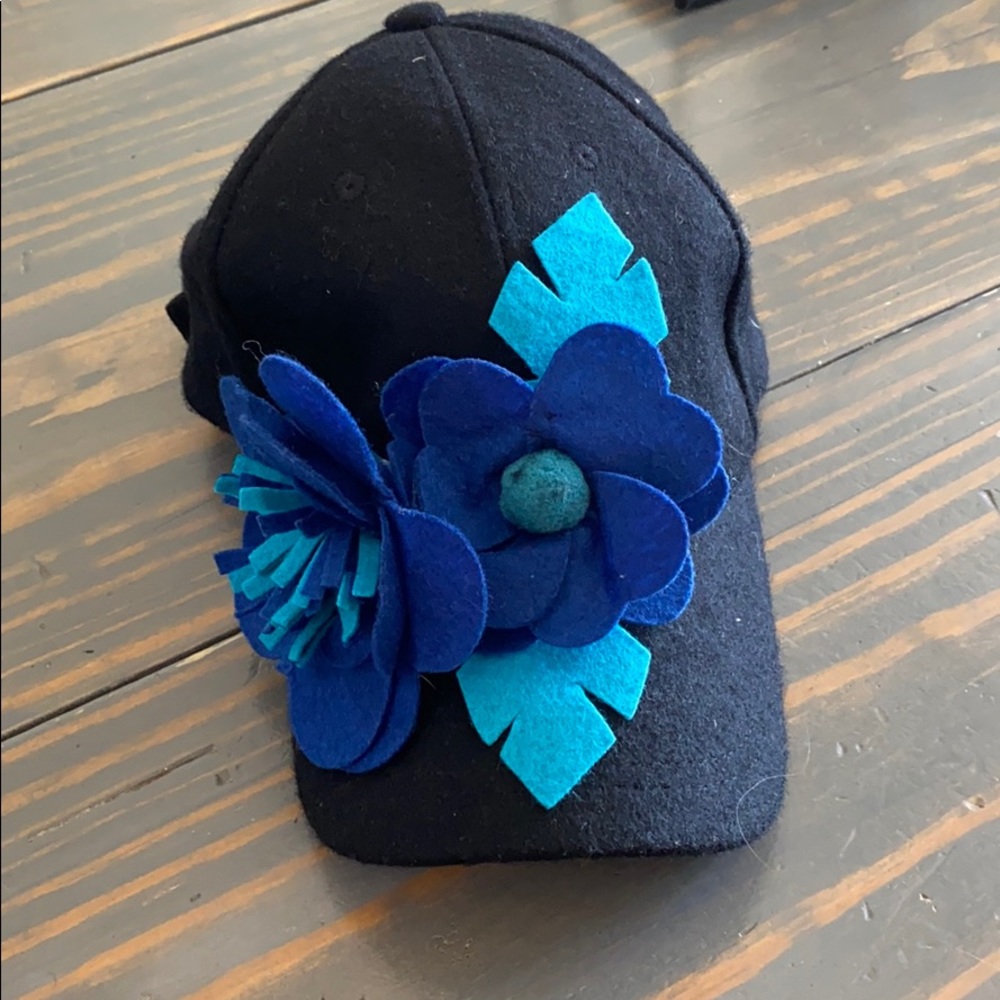 Blue felt UNIQUE hat